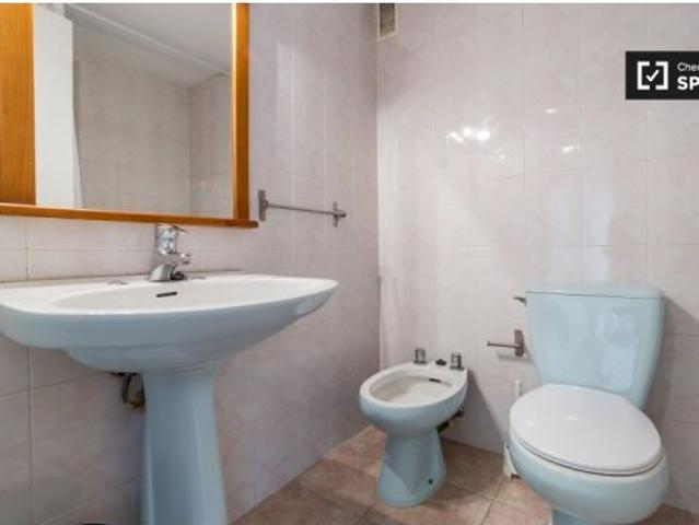 Habitación doble en alquiler en Algiros