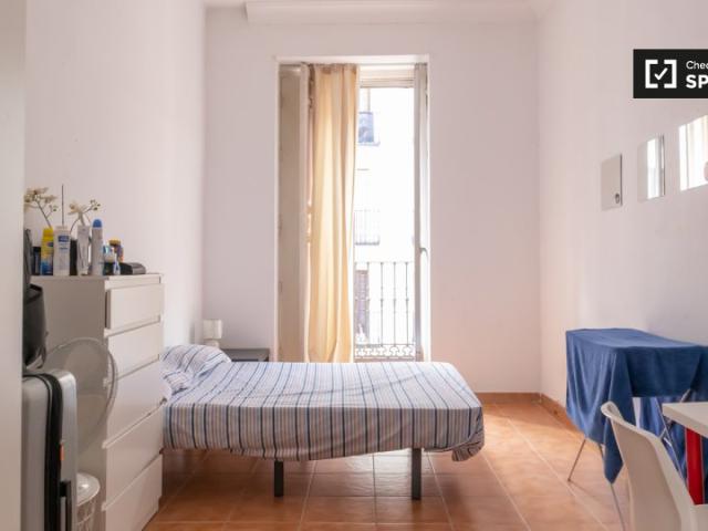 Habitación doble en apartamento de 4 dormitorios en Centro, Madrid