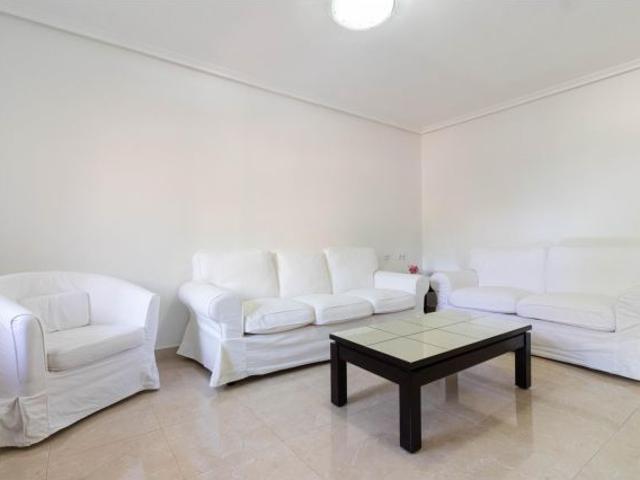 Habitación doble en vivienda reformada
