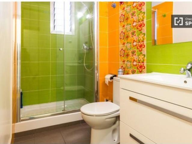 Habitación exterior con calefacción en piso compartido, Atocha y Delicias