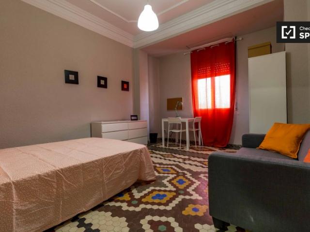 Habitación exterior en apartamento de 8 dormitorios en La Saïdia, Valencia