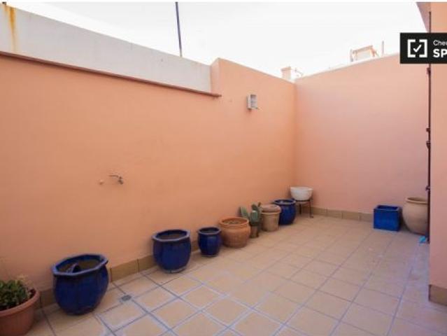 Habitación exterior en piso en Camins al Grau, Valencia