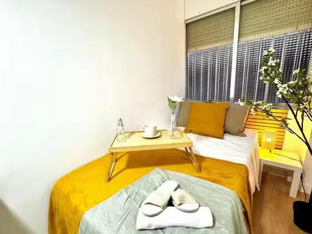 Habitación en Avenida de la Verbena de la Paloma, Villaverde
