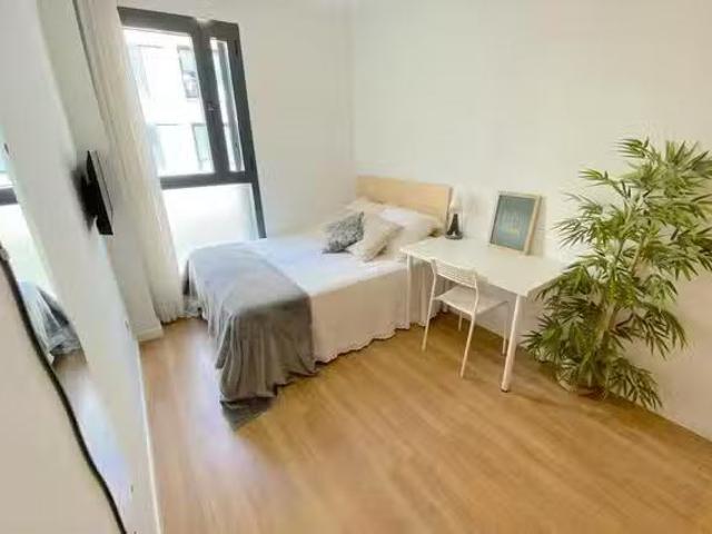 Habitación en Avenida de Miraflores, Cruz Roja Capuchinos