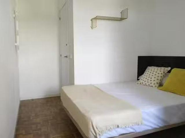 Habitación en Avenida de Portugal, Puerta del Ángel