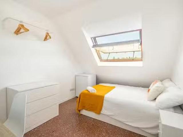 Habitación en Avenida de Valladolid, Moncloa Aravaca
