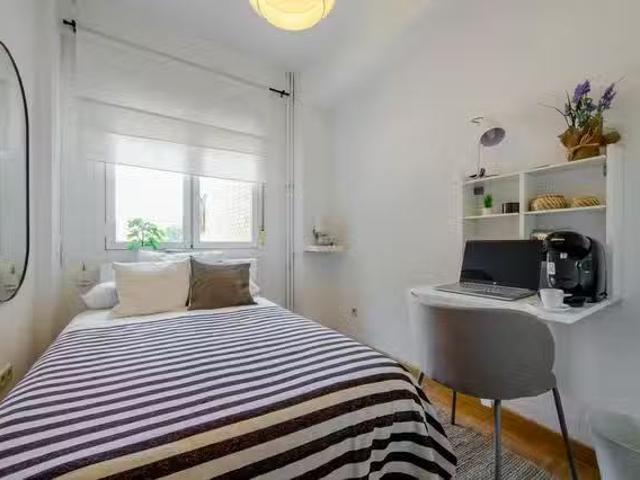 Habitación en Avenida del Llano Castellano, Valverde