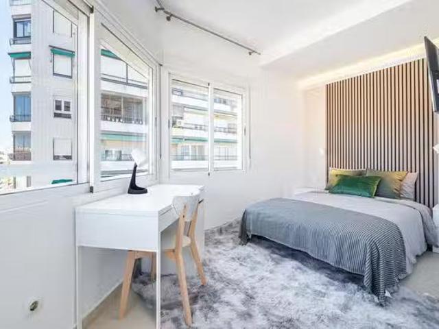 Habitación en Avinguda d'Aguilera, Benalúa