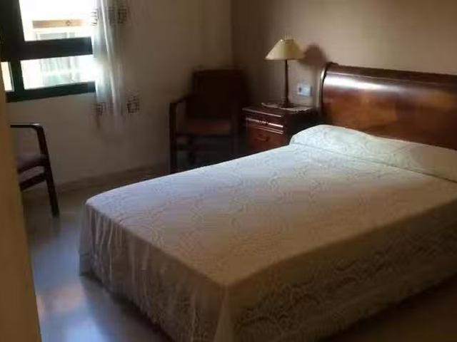 Habitación en Avinguda de l'Institut Obrer de Valèncià, Ciutat.