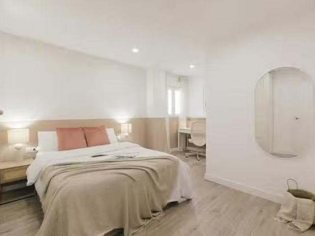 Habitación en Avinguda de l'Oest, El Mercat