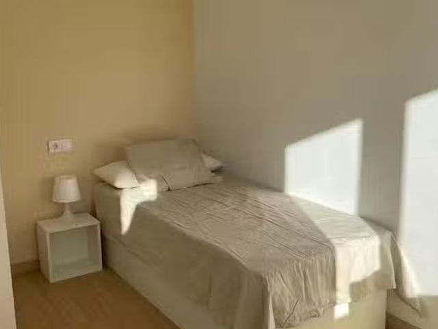 Habitación en Avinguda de Tudela