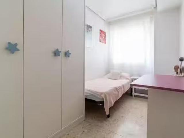 Habitación en Avinguda del Cardenal Benlloch, Albors