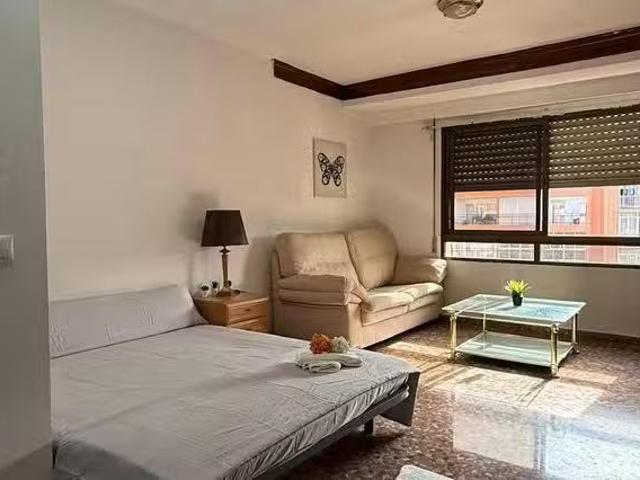 Habitación en Avinguda del Cid, L'Olivereta