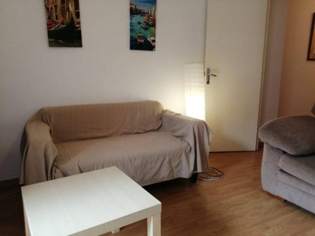 Habitación en alquiler con baño en Valladolid Capital, zona Circular Vadillos. Todo incluido