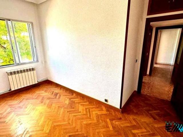 Habitación en alquiler en Madrid, Vía Lusitana, 28025