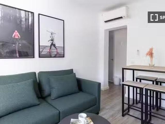 Habitación en alquiler en apartamento de 3 dormitorios en Geta.
