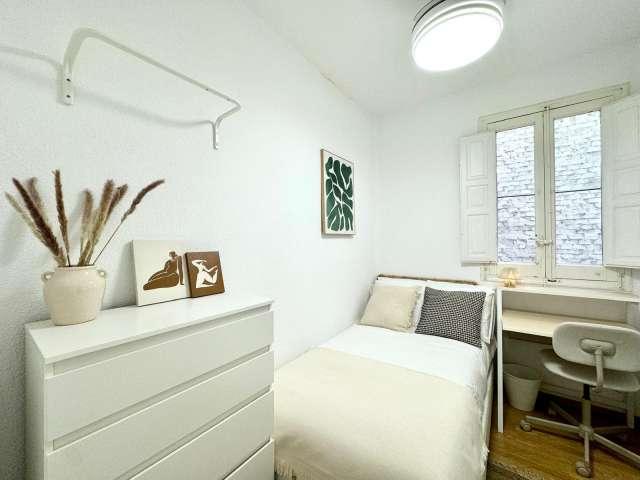 Habitación en alquiler en Arapiles, Madrid