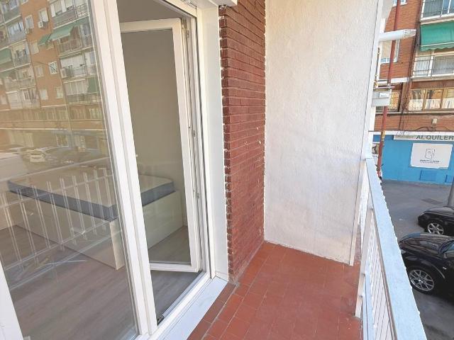 Habitación en alquiler en calle de Villacarlos 3, Madrid