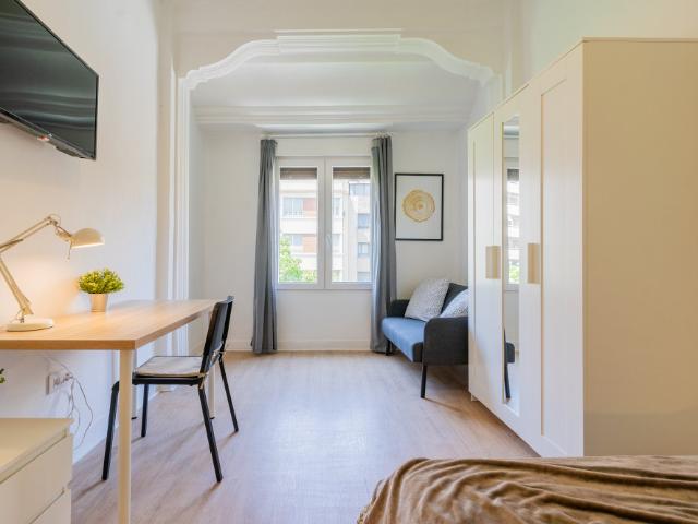Habitación en alquiler en C Honorato Juan HJ186H2