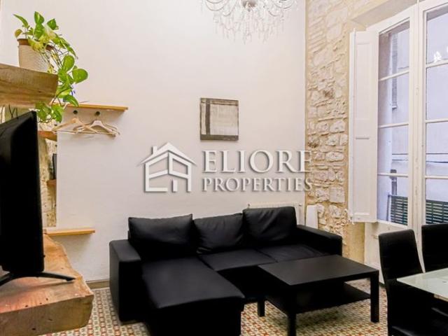 Habitacion en Alquiler en El Borne recién renovada con techos altos y balcón al lado de la Ciutadella