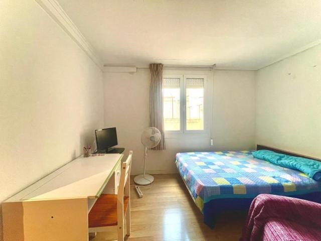 Habitación en alquiler en Elche, Asilo Pisos Azules