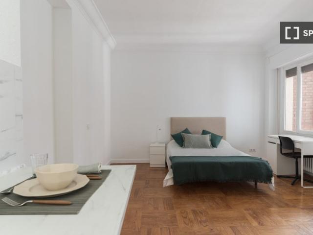Habitación en piso compartido en alquiler en Gaztambide, Madrid