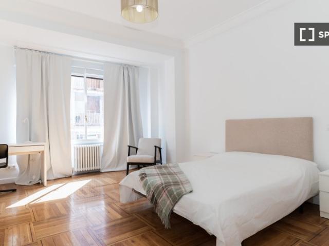 Habitación en piso compartido en alquiler en Gaztambide, Madrid