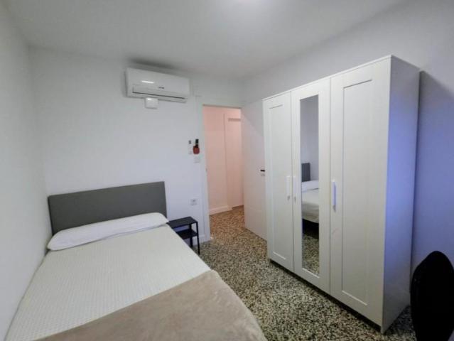 Habitación en alquiler en Granada, Calle Aristoteles, 18014