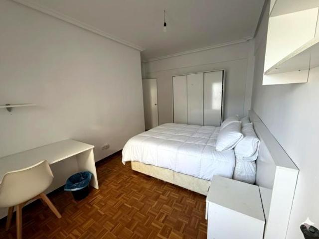 Habitación en alquiler en Logroño, Calle Marqués de la Ensenada, 26003