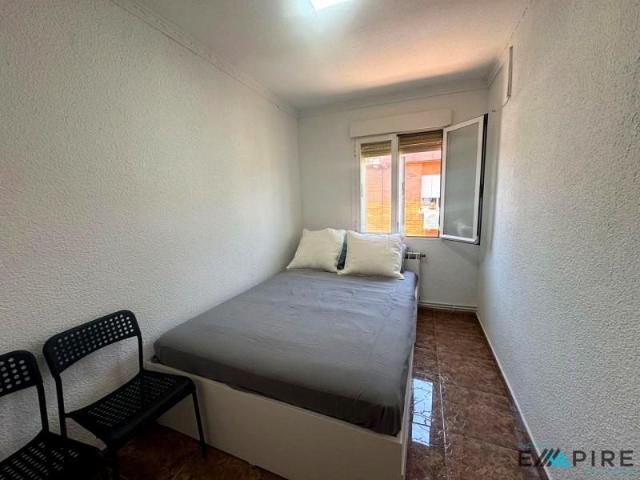 Habitación en alquiler en Parla, Calle Fuenlabrada, 28981