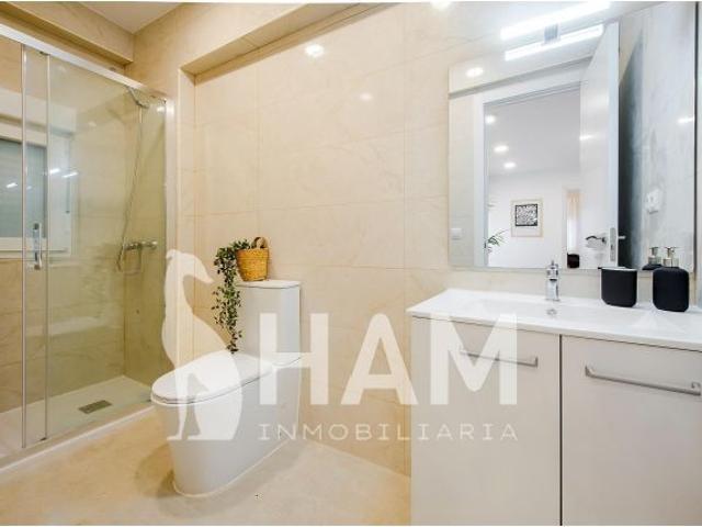 Habitación en Alquiler en Parlavà, Madrid