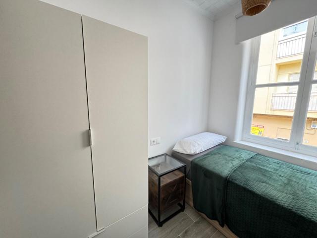 HABITACIÓN EN ALQUILER EN PISO ÁTICO CON GRAN TERRAZA