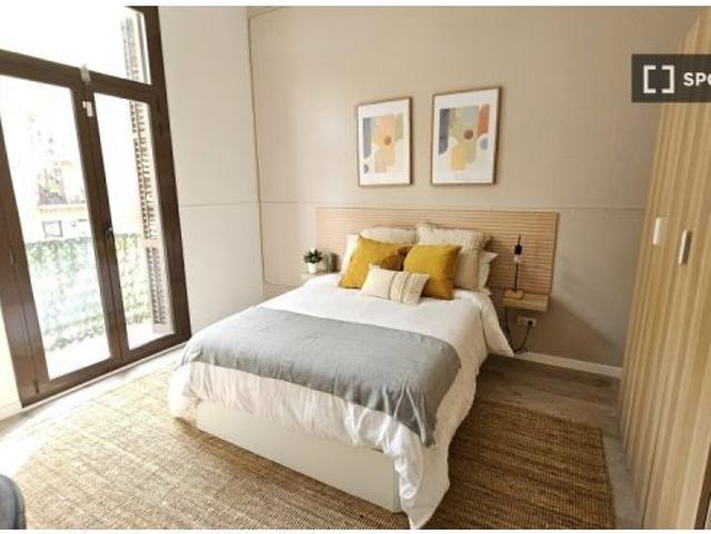 Habitación en alquiler en piso de 7 habitaciones en LEixample, Barcelona