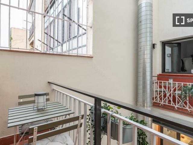 Habitación en alquiler en piso de 4 habitaciones en Barcelona