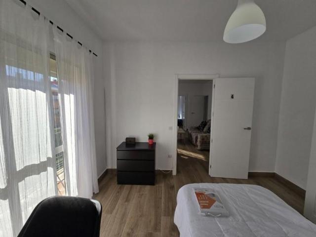Habitación en alquiler en Sevilla, Calle Bami, 41013