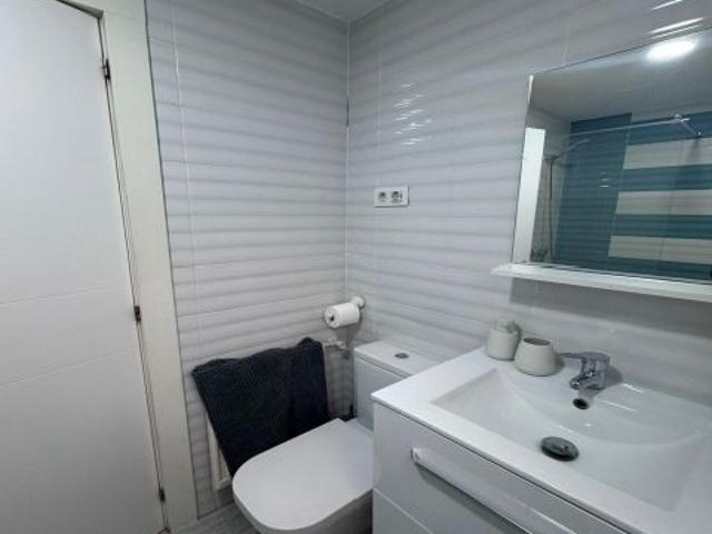 Habitación en alquiler, en un LUMINOSO piso