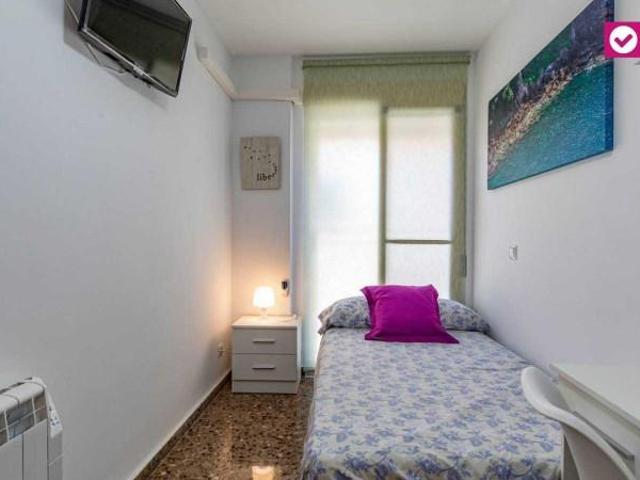 Habitación en alquiler en Valencia, Carrer de Pere Cabanes, 46019