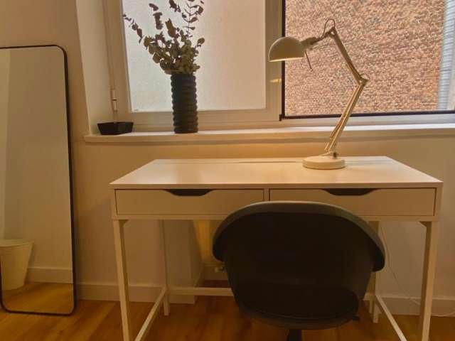Habitación en apartamento compartido de 5 habitaciones, Goya