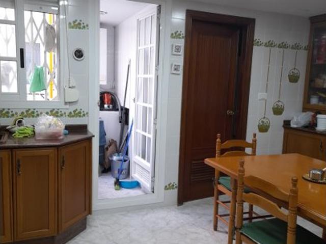 Habitación en apartamento compartido de 5 habitaciones en Arrancapins