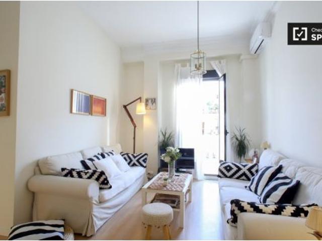 Habitación en apartamento de 1 dormitorio en Extramurs