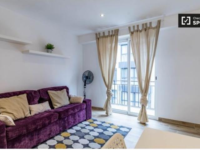 Habitación en apartamento de 3 dormitorios en Camins al Grau