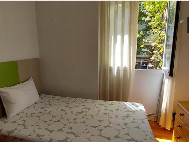 Habitación en piso compartido de 4 habitaciones en Almagro, Madrid
