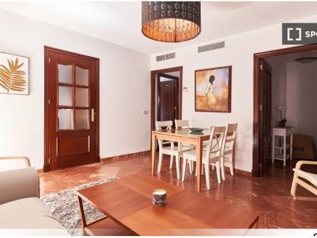 Habitación en apartamento de 4 habitaciones en Sevilla