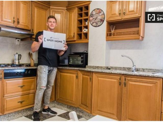 Habitación en apartamento de 5 dormitorios en Quatre Carreres, Valencia