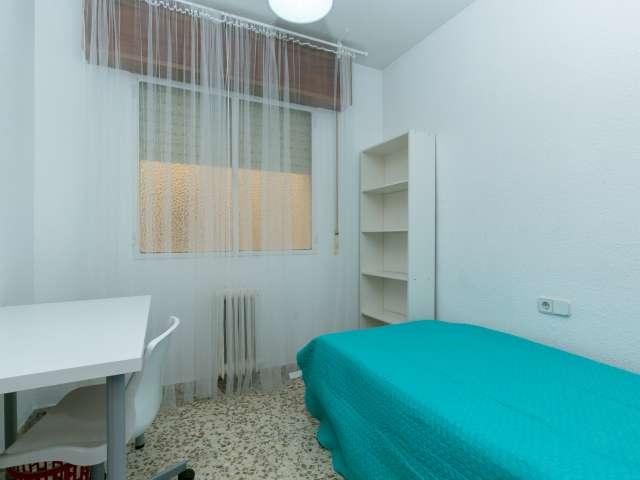 Habitación en apartamento de 5 habitaciones, Camino de Ronda, Granada