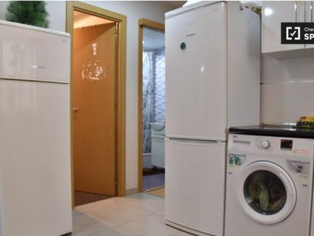 Habitación en apartamento de 6 dormitorios en Ciutat Vella