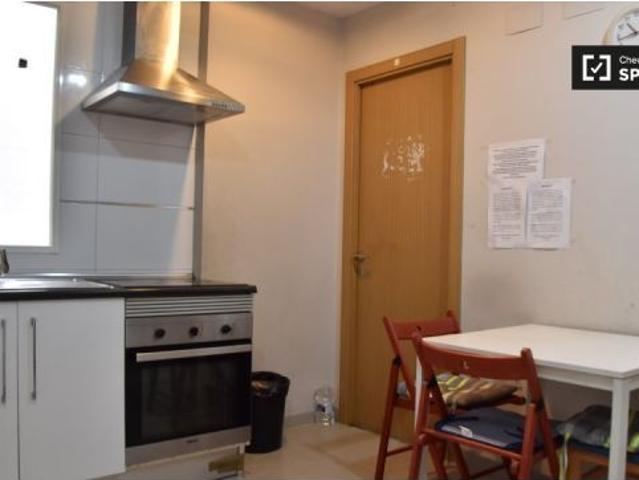 Habitación en apartamento de 6 dormitorios en Ciutat Vella
