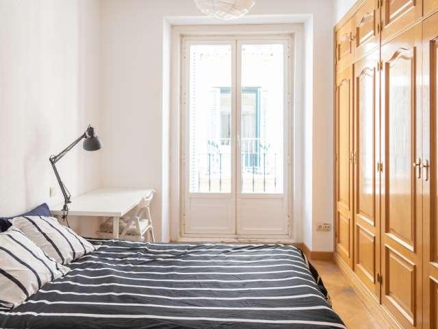 Habitación en apartamento de 7 dormitorios en Lavapiés, Madrid