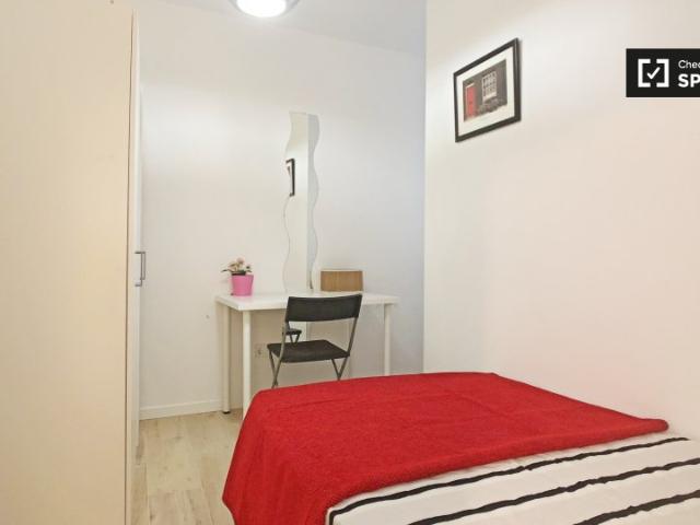 Habitación en apartamento de 7 dormitorios en Puerta del Ángel, Madrid