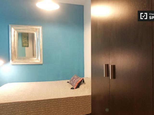 Habitación en apartamento de 7 dormitorios en Puerta del Ángel, Madrid